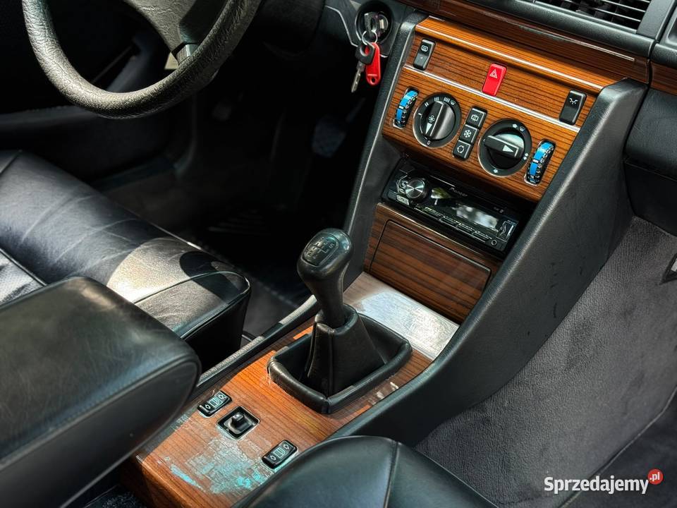 MERCEDESBENZ C124 COUP 300 CE 1990 135 Klima Zgierz sprzedam
