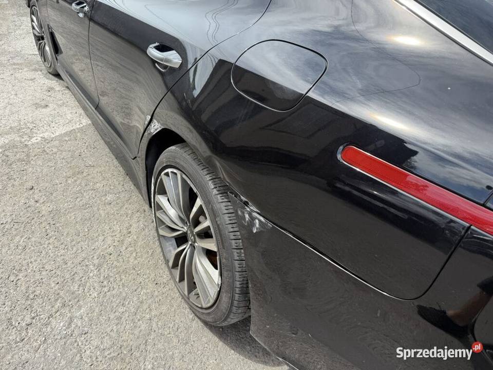 Kia Stinger 20 AWD 2018 uszkodzona w drodze do Kia