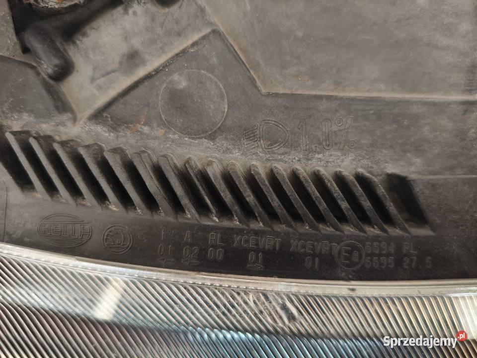 Reflektor prawy skoda superb 2 FL Piotrków Trybunalski