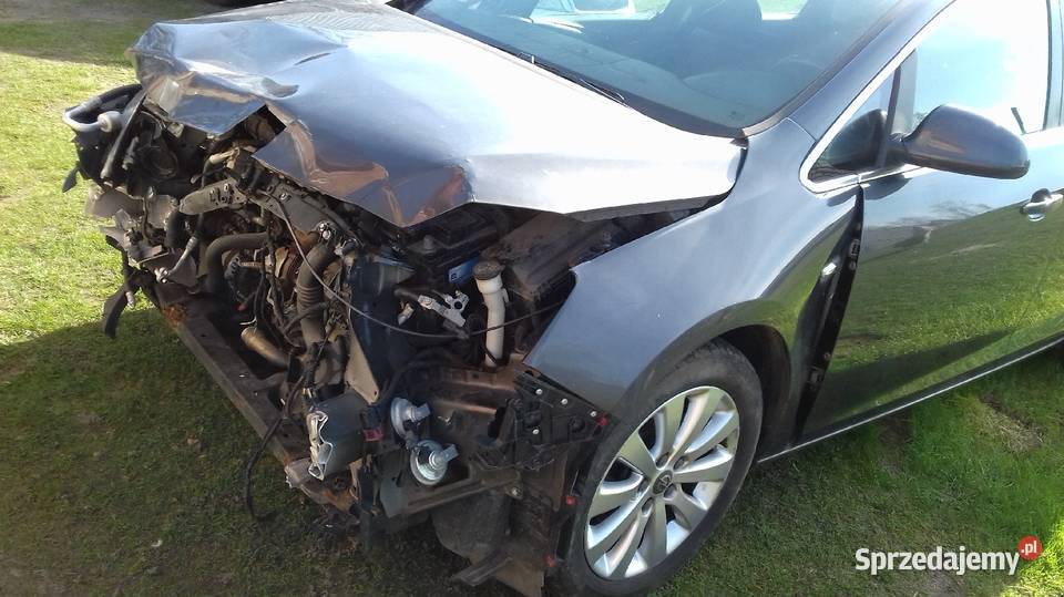Opel Astra J 17 diesel 2011 uszkodzony przód 1700cm3 łódzkie Brzeziny sprzedam