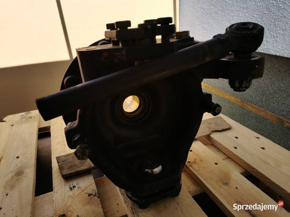 Zwrotnica prawy przód Cat TH 407 Carraro