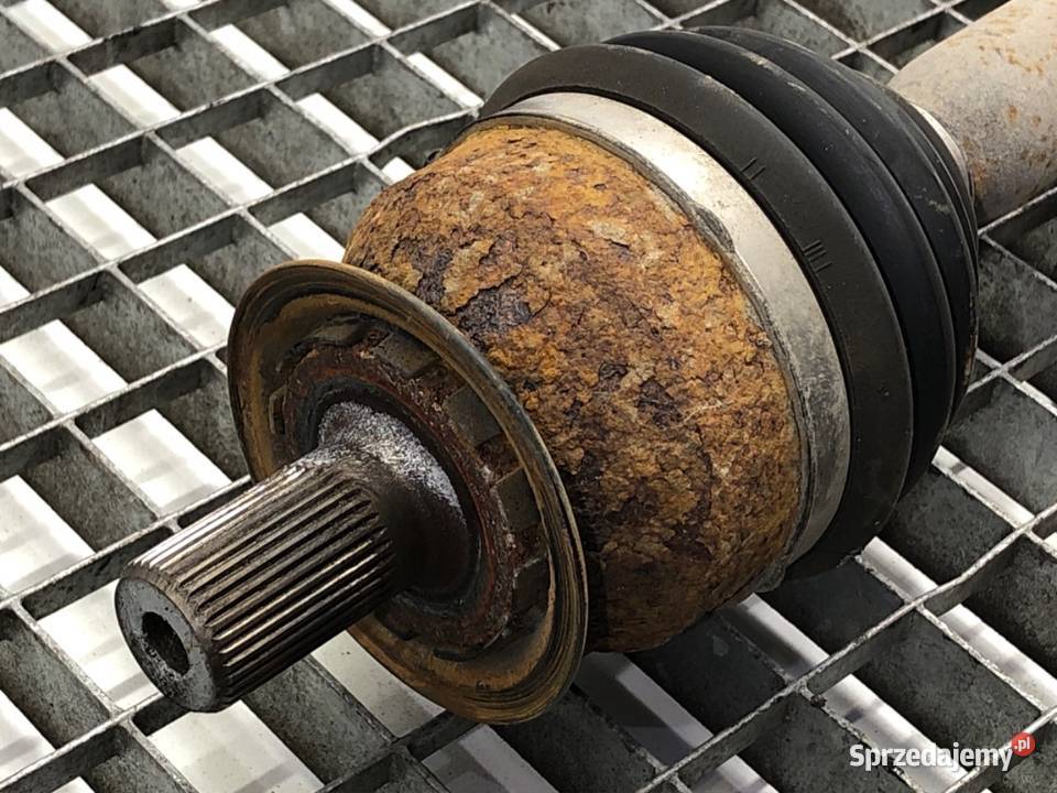 PÓŁOŚ PRAWY PRZÓD VOLVO V50 20 136 0312 PRZEGUB