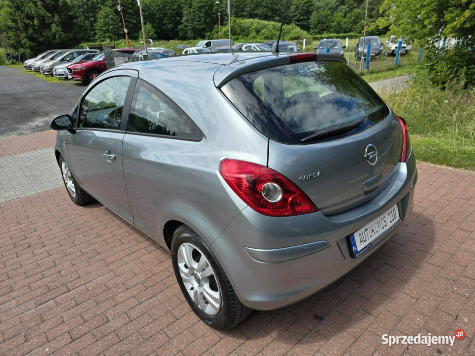 Opel Corsa Opel Corsa 12 benzynka z klimatyzacja 2/3 Cielcza