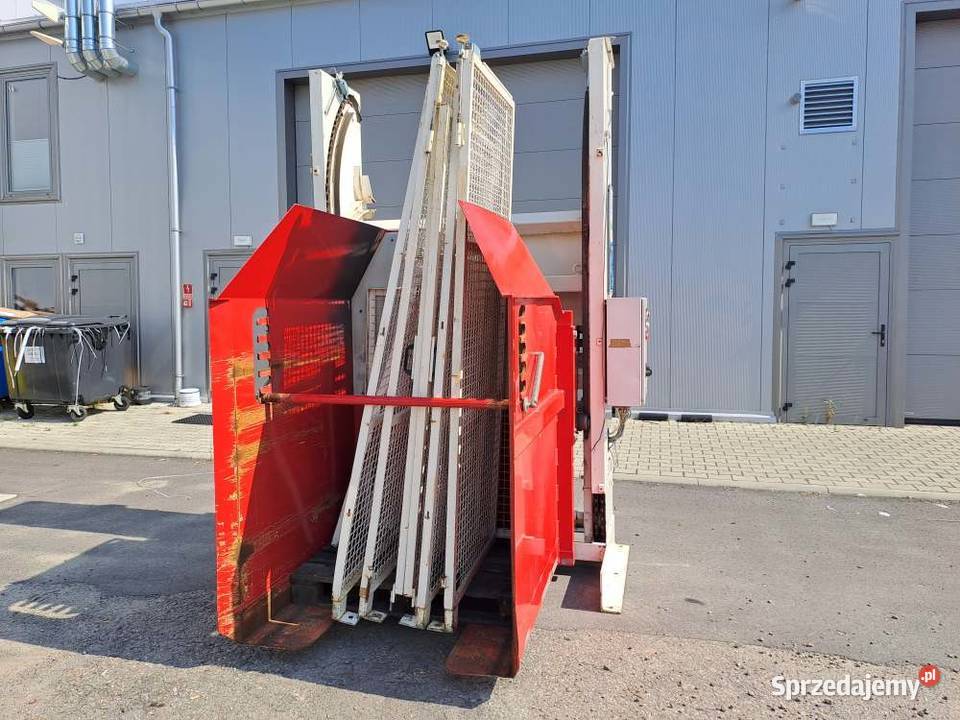 Wywrotnica kosza z preformami MUCKI KRONES Stary Sącz sprzedam