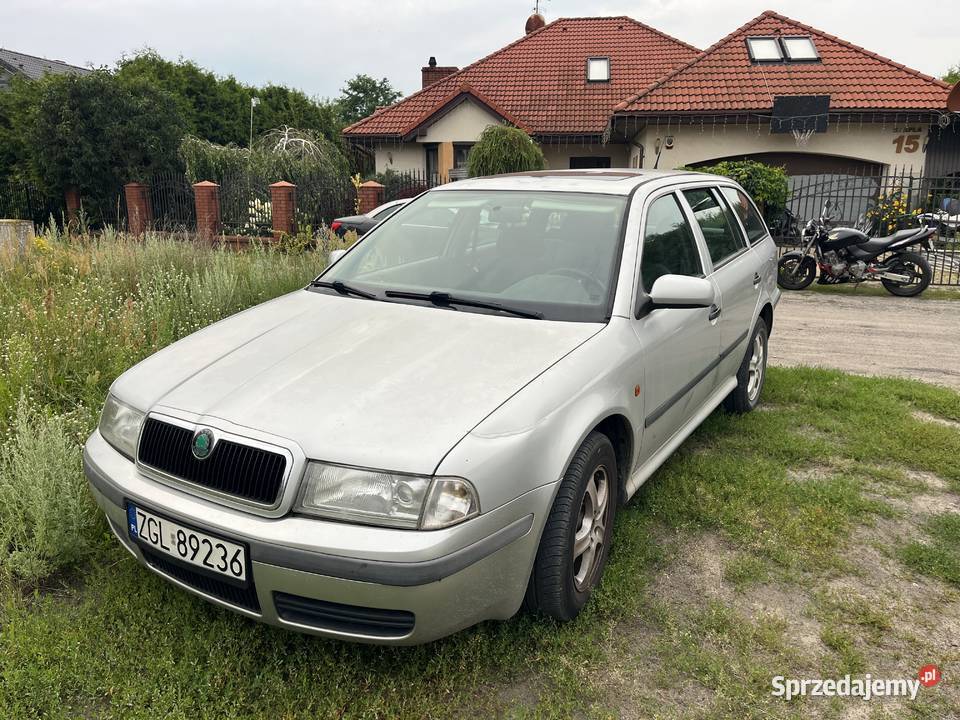 Skoda octavia kombi 16 benzyna Łochowice sprzedam