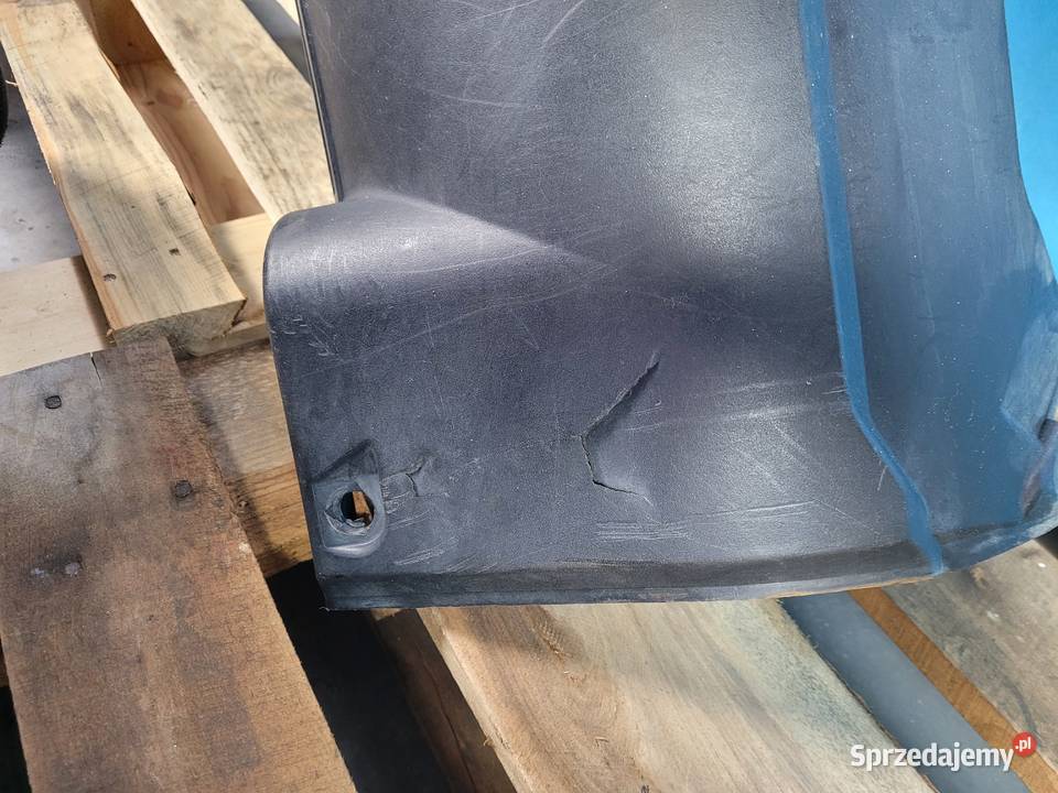 CASE IH PUMA 145 12r OBUDOWA TŁUMIKA WYDECHOWEGO Części i osprzęt rolniczy