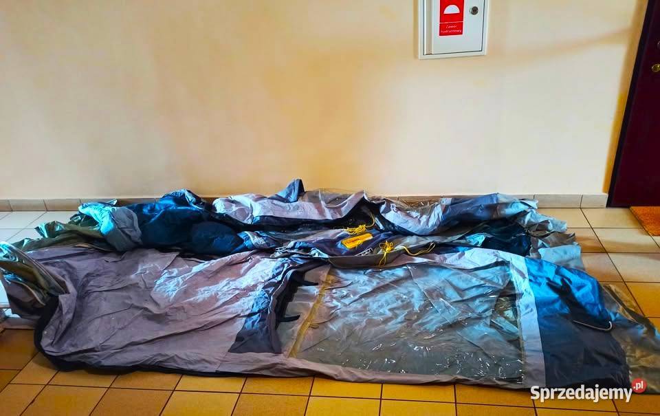 Sprzedam kompletny praktycznie nowy przedsionek