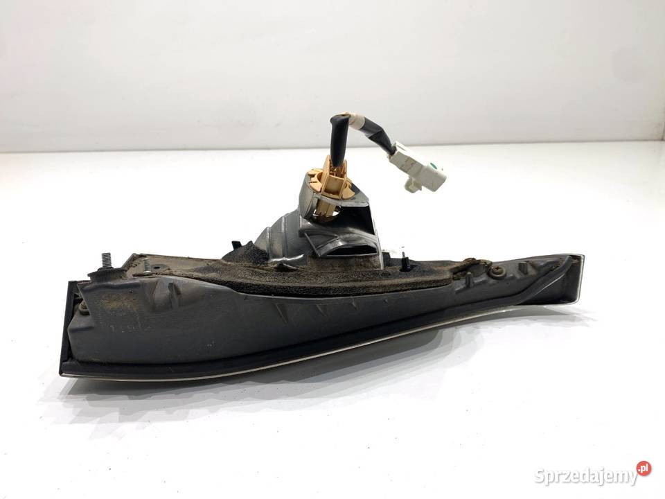 LAMPA TYŁ PRAWA WEWNĘTRZNA LEXUS CT Hatchback sprzedam