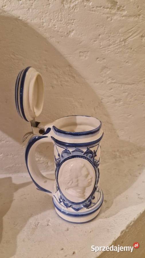 Stary kufel z ceramiki z kobaltowym ręcznie Lublin