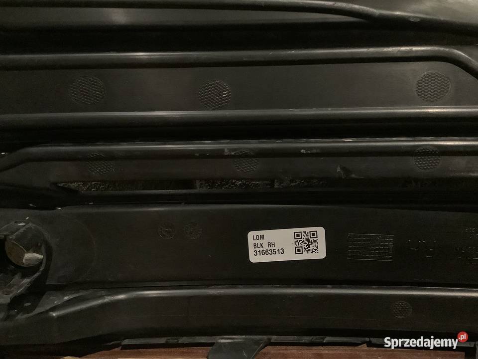 Volvo XC90 klatka atrapa zaślepka zderzaka prawa