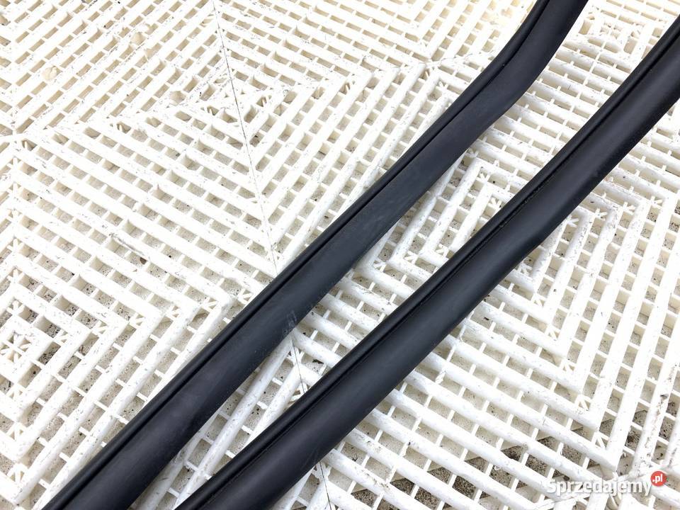 USZCZELKA DRZWI TYŁ PRAWY JEEP GRAND CHEROKEE WK