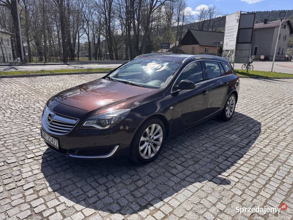 Opel Insignia bezwypadkowy bixenon 8 opon 130KM