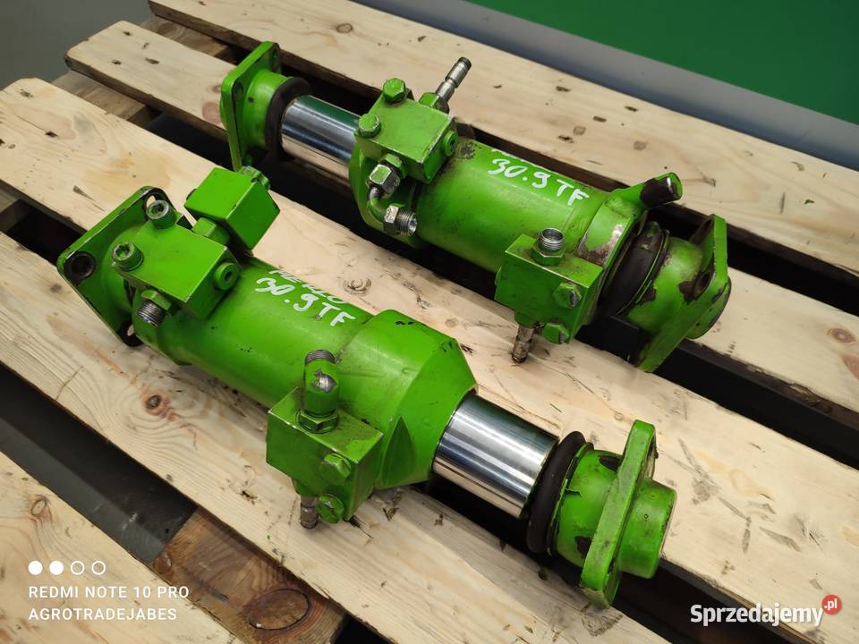 Siłownik hydrauliczny stabilizacji osi Merlo 309