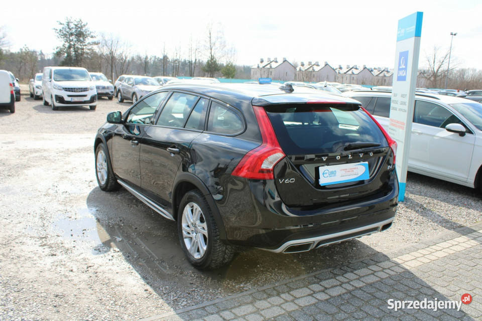 Volvo V60 Cross Country Momentum 190HP Fvat mazowieckie