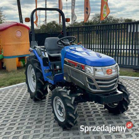 ISEKI Hunter 233 23hp 4x4manualna skrzynia Zare Biskupice