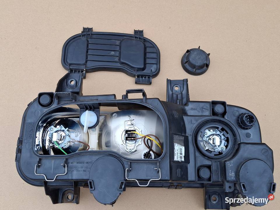 MERCEDES ATEGO REFLEKTOR LEWY ORYGINAŁ LAMPA Bieleń
