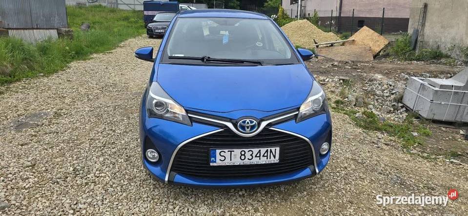 Toyota Yaris Hybryda lakier metallic Będzin