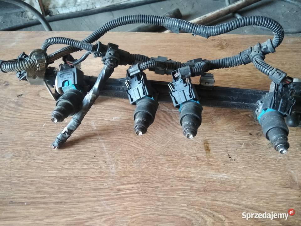 Listwa wtryskowa VW audi 037133317 łódzkie Krośniewice