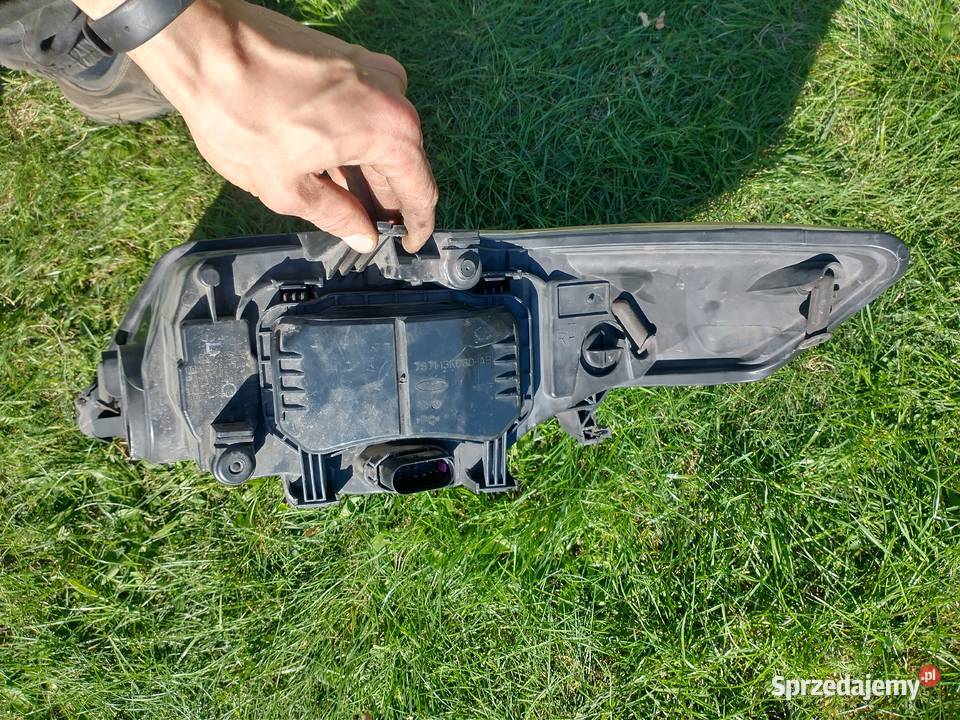 Prawa przednia lampa Ford Mondeo MK4 2010 Jaworzno