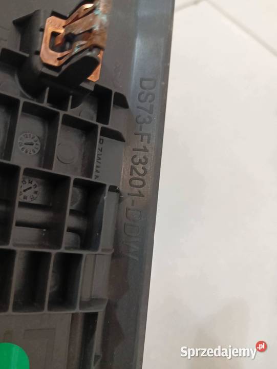 OSŁONA PROGU LEWA PRAWA KOMPLET Ford Mondeo Mk5 Progi