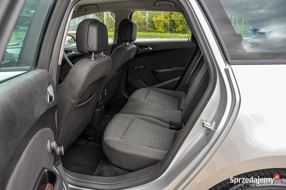 Opel Astra 14T LPG 2014 r Lift Bezwypadkowy