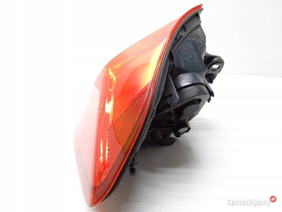 LAMPA PRAWY TYŁ PRAWA TYLNA W BŁOTNIK LED BMW Błotniki sprzedam