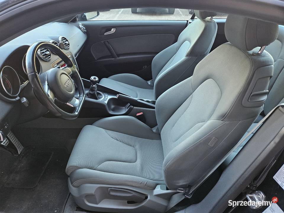 AUDI TT niski przebieg okazja benzyna manual odtwarzacz DVD śląskie Siemianowice Śląskie sprzedam