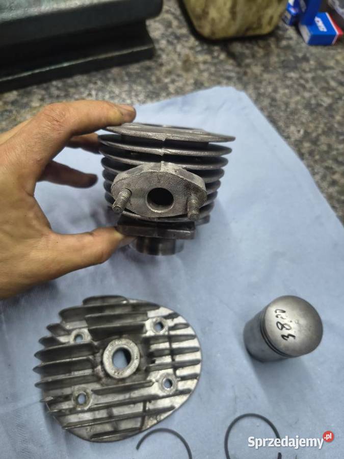 Cylinder głowica tłok komar sztywniak motorynka