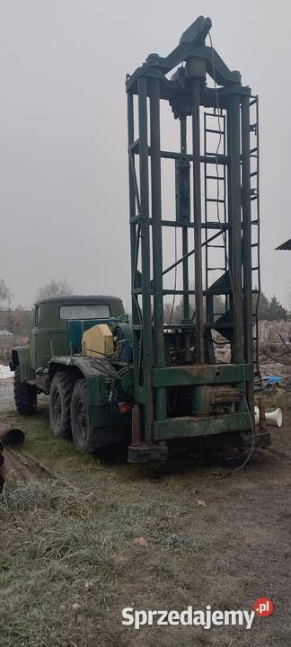 Wiertnica ŁBU 50 na samochodzie ZIŁ 131 Topola Mała