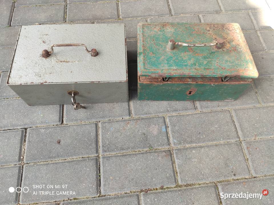 Kasetka kaseta stalowa na pieniądze PRL Białystok