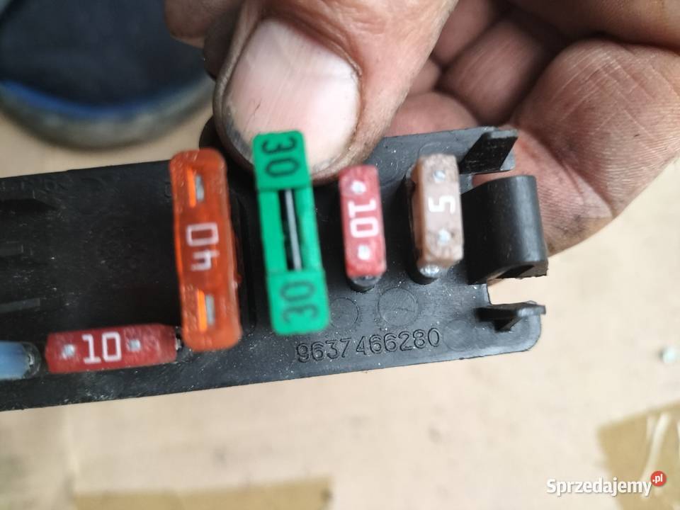 CITROEN C4 KLAPKA BEZPIECZNIKÓW 9637466280 Kamień-Kolonia sprzedam