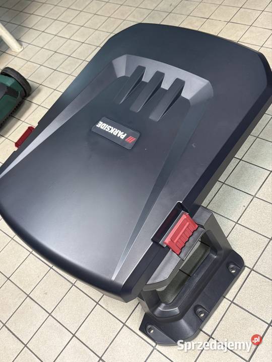 Garaż ma robota koszącego Słupsk