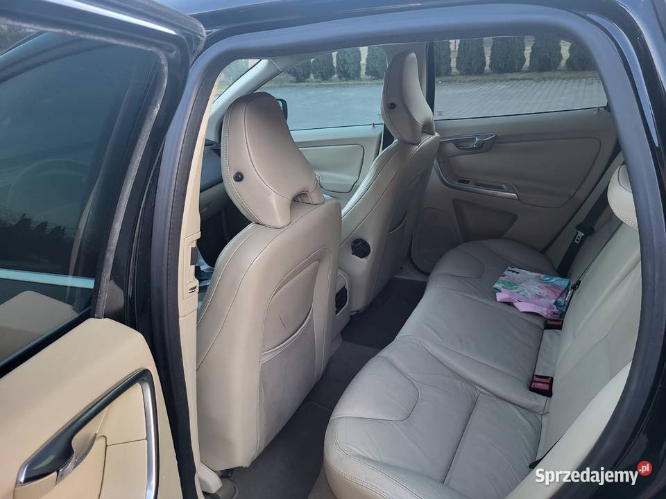 Volvo Xc60 32 FWD automatyczna XC 60 Łuków