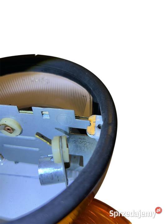 Lampa tylna C330 lewa prawa metalowa ORYGINAŁ Poznań sprzedam