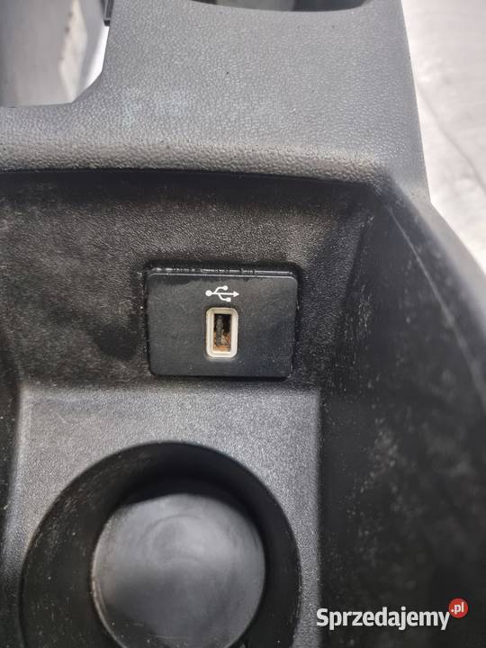 Ford Fiesta mk8 tunel środkowy EUROPA osobowe sprzedam