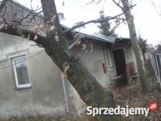 Dom z budynkiem gospodarczym Rozbórz