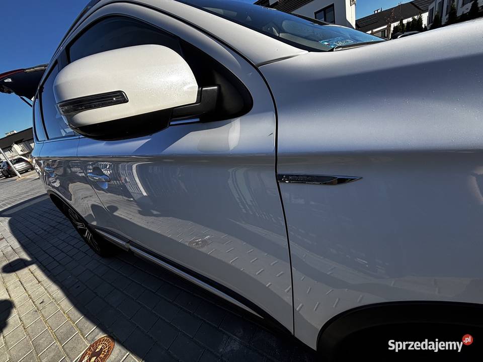 Mitsubishi Outlander 20 Intense Navi 4WD CVT LPG przyciemniane szyby Komorniki