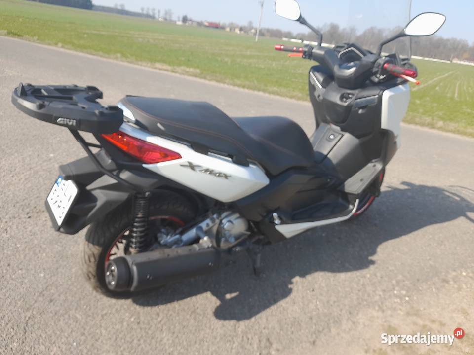 Yamaha XMAX 250 Łódź