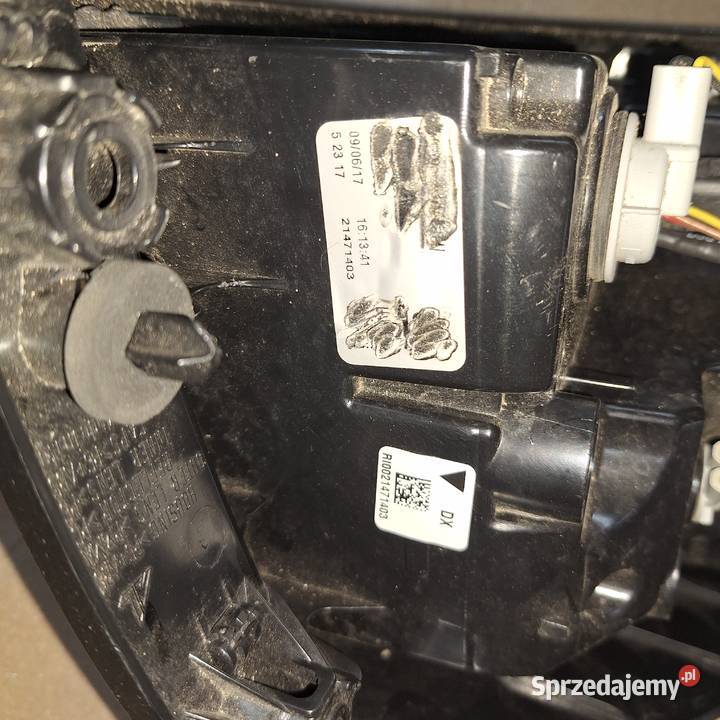 Opel Zafira C lampa tylna lewa Banie