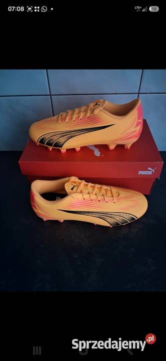 Buty sportowe korki na boisko Puma Attacanto