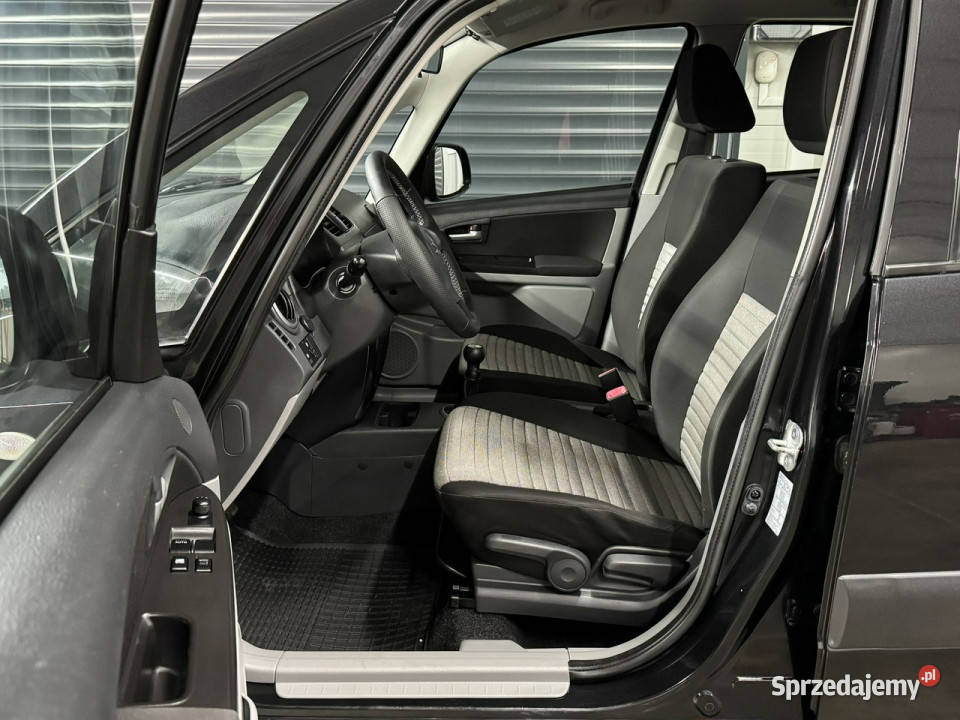 Suzuki SX4 4x4 salon stan idealny oryginał zero 120KM Chechło sprzedam