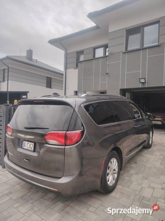 Chrysler Pacifica 2019 Benzyna LPG niski światła do jazdy dziennej Książenice