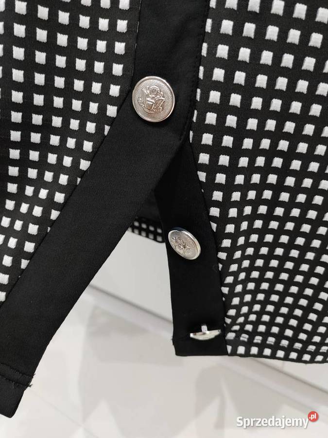 Sukienka biznesowa ozdobne Guziki