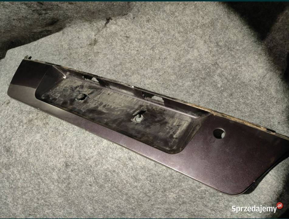 Blenda klapy bagażnika BMW E38 Navarraviolett śląskie Żory