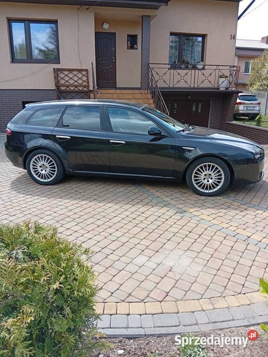 Alfa Romeo 159 20 jtdM Rok produkcji 2011 łódzkie Tomaszów Mazowiecki