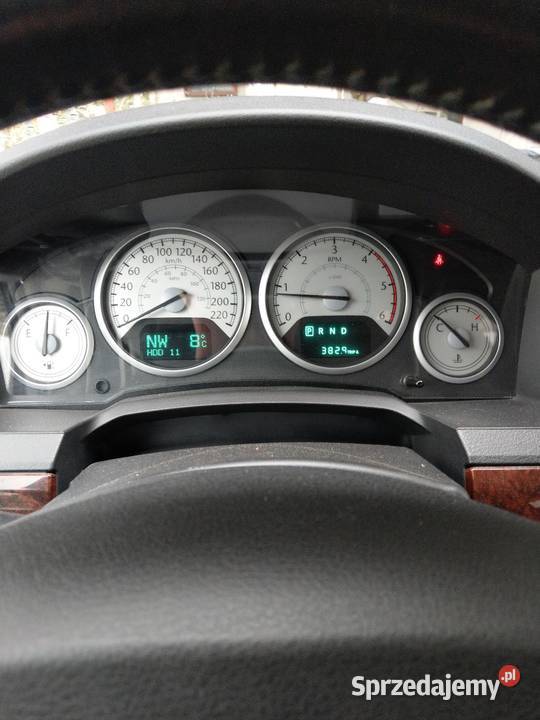 Chrysler Town and Country 28 crd srebrny Ostróda