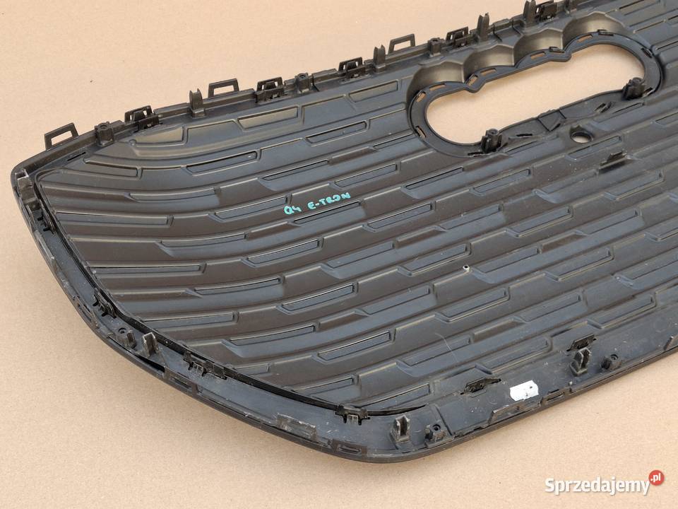 AUDI Q4 ETRON 89A GRILL ATRAPA ZDERZAKA KRATKA osobowe Bieleń