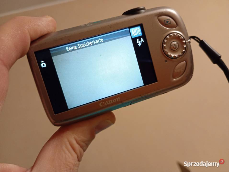 Maleńki Canon Ixus 100 IX Zmieści się w każdej