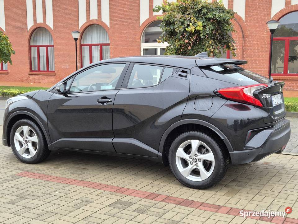 TOYOTA CHR POLSKI SALON