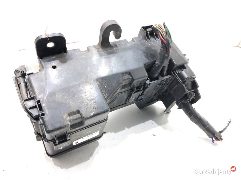 SKRZYNKA BEZPIECZNIKÓW TOYOTA AYGO II 821110HT10 osobowe